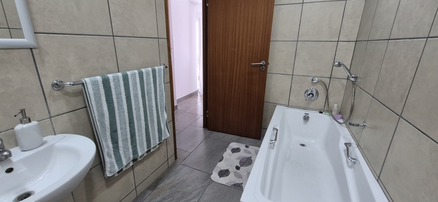 3 Bedroom Property for Sale in Heiderand Western Cape